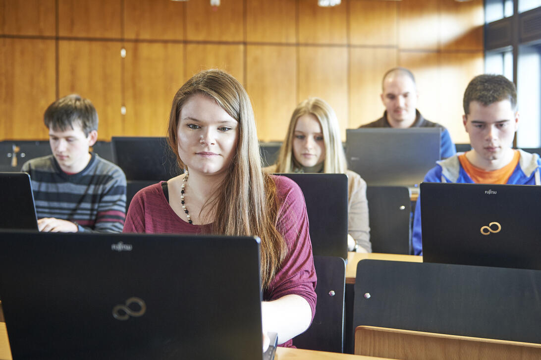 MATSE Studenten bei einer Vorlesung