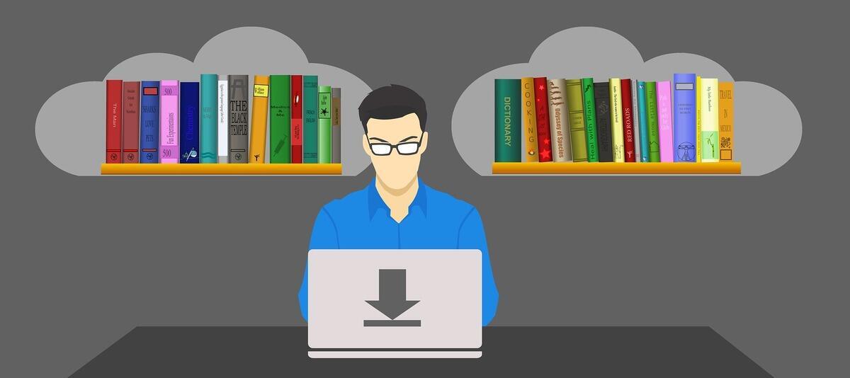 Mann lädt EBooks runter
