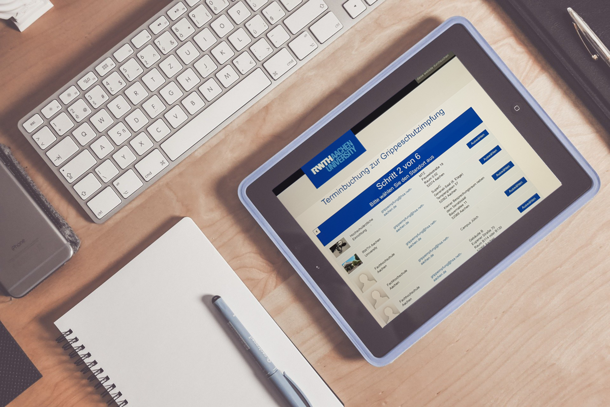 Foto eines Laptops mit dem Terminplanungstool