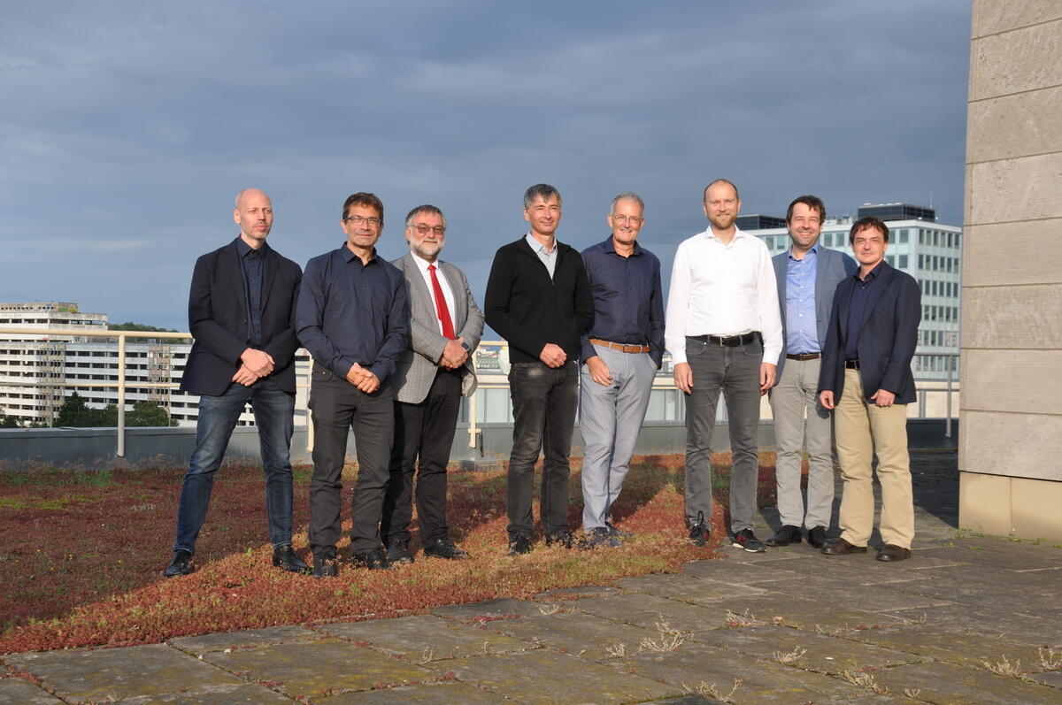 Die Vertreter der Gründungsmitglieder (von links nach rechts): Dr. Thorsten Reimann, Prof. Gerhard Wellein, Prof. Wolfgang Nagel, Prof. Ramin Yahyapour, Prof. Christof Schütte, Prof. Martin Frank, Prof. Christian Plessl, Prof. Matthias S. Müller