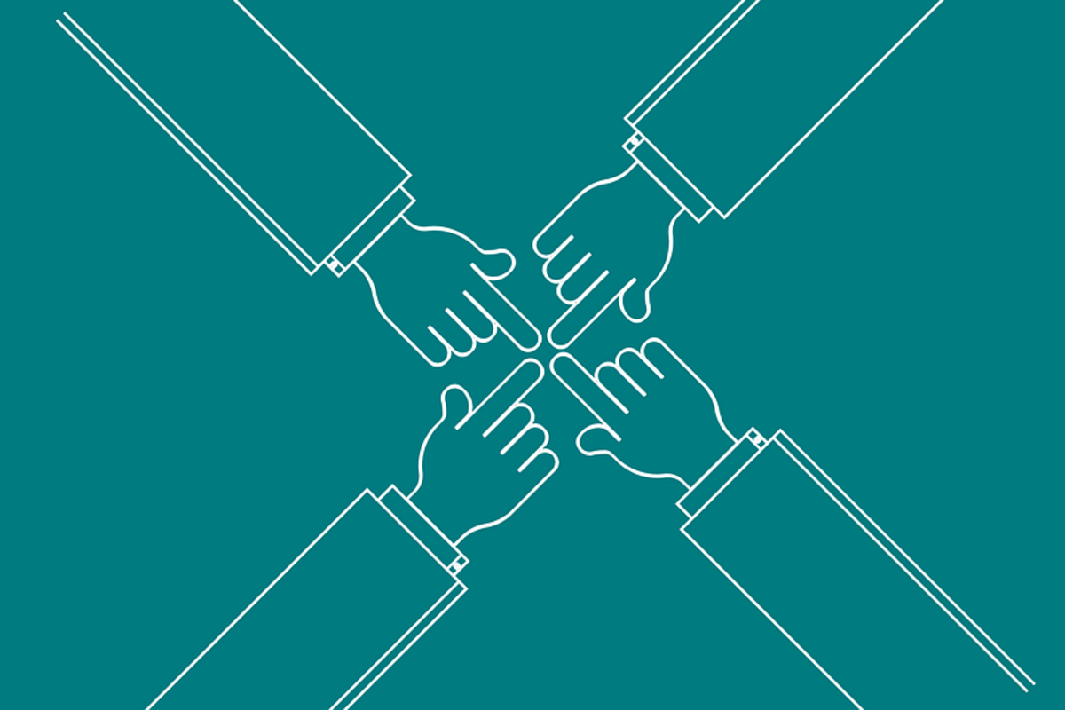 4 Hände, die sich treffen